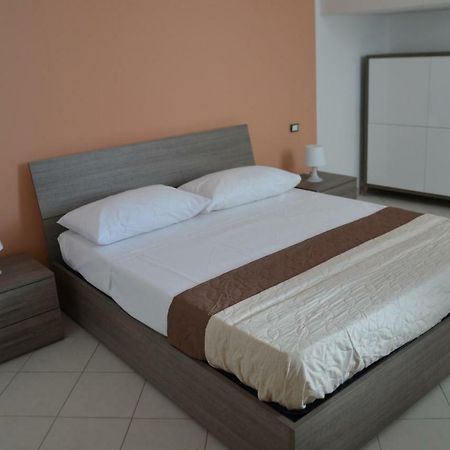 Casa Vacanze Cristoforo Colombo Apartman Lido Conchiglia Kültér fotó